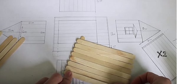 Hãy mê mẩn với những ngôi nhà gỗ handmade tuyệt đẹp đi kèm với chi tiết từng đường nét thủ công, tạo nên sự độc đáo và cá tính. Điều tuyệt vời hơn là bạn có thể xem ngay hình ảnh liên quan đến các mô hình nhà gỗ handmade này mà không cần phải xây nhà thật.