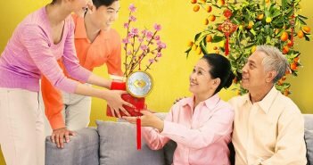 Nên tặng bố chồng món quà gì vào dịp Tết?